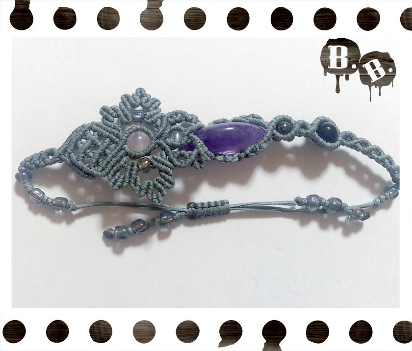 【アシンメトリー】蝶蜂のブレスレット【ローズオーラ】【グレーコード】【ハンドメイドアクセサリー】