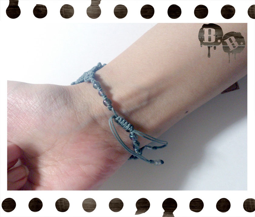 番の蝶蜂ブレスレット【ヘマタイト】【グレーコード】【ハンドメイドアクセサリー】