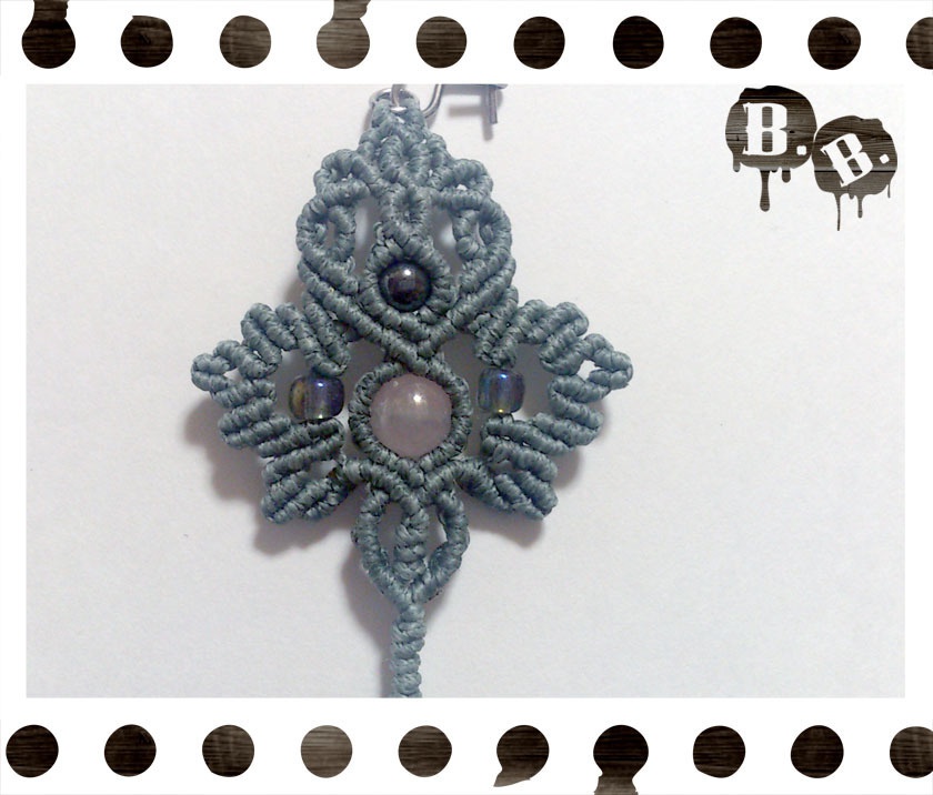 尾長蝶蜂の片耳用キドニーフックピアス【ローズオーラ】【グレーコード】【ハンドメイドアクセサリー】