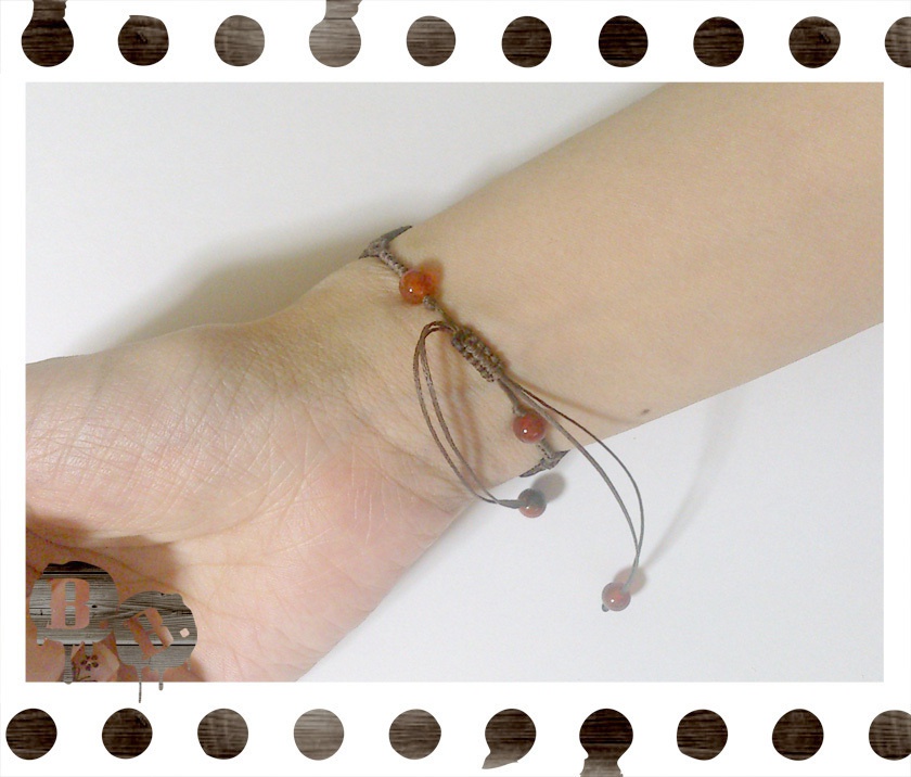 番の蝶蜂ブレスレット【サードニクス(サードオニキス)】【ブラウンコード】【ハンドメイドアクセサリー】