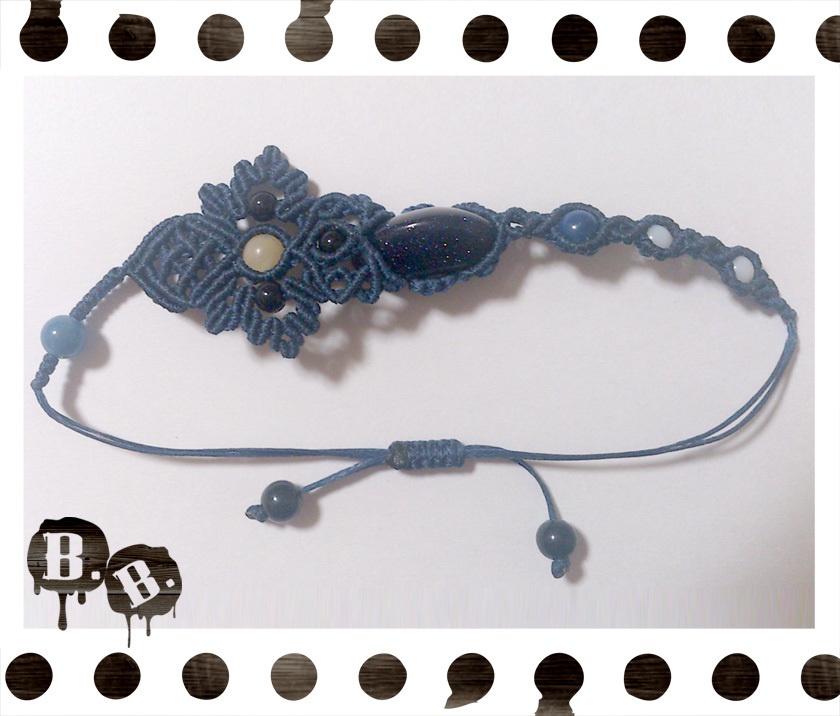 【アシンメトリー】蝶蜂のブレスレット【アラゴナイト】【ネイビーコード】【ハンドメイドアクセサリー】