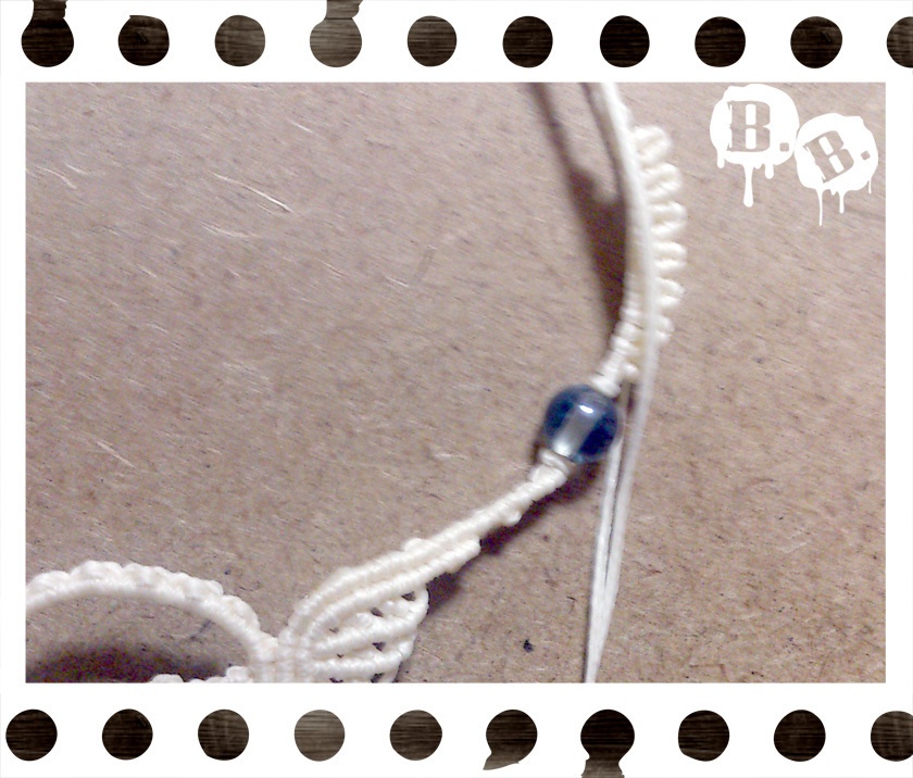 レイニークローバーのネックレス(チョーカー)【アパタイト】【ナチュラルホワイトコード】【ハンドメイドアクセサリー】