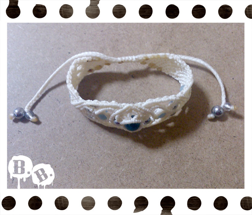 レイニークローバーのブレスレット・ピアスセット【アパタイト】【ナチュラルホワイトコード】【ハンドメイドアクセサリー】