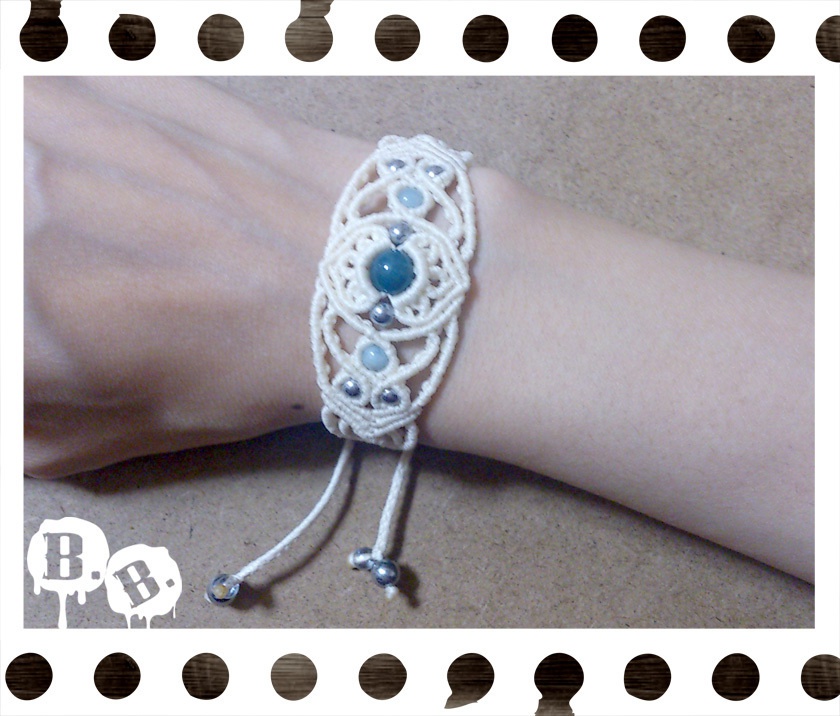 レイニークローバーのブレスレット・ピアスセット【アパタイト】【ナチュラルホワイトコード】【ハンドメイドアクセサリー】