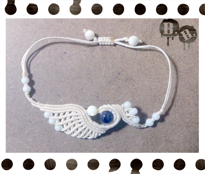 渦翼のブレスレット【アメジスト】【ナチュラルホワイトコード】【ハンドメイドアクセサリー】