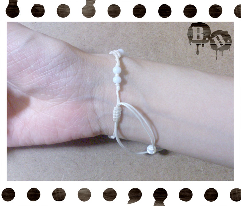 渦翼のブレスレット【アメジスト】【ナチュラルホワイトコード】【ハンドメイドアクセサリー】