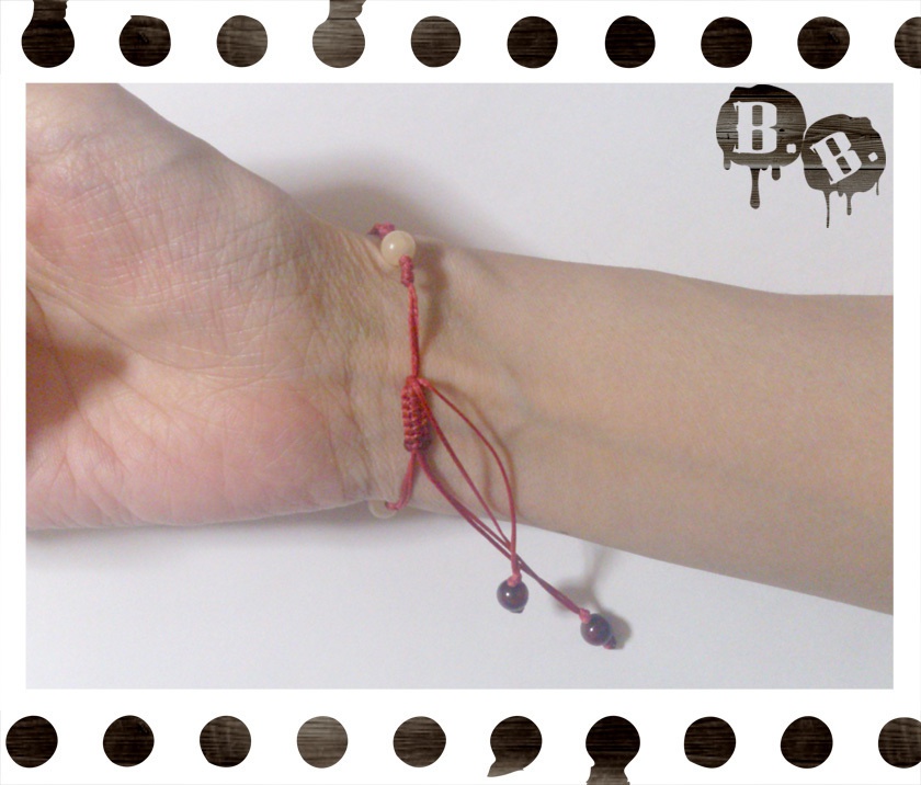 渦翼のブレスレット【オニキス】【レッドコード】【ハンドメイドアクセサリー】