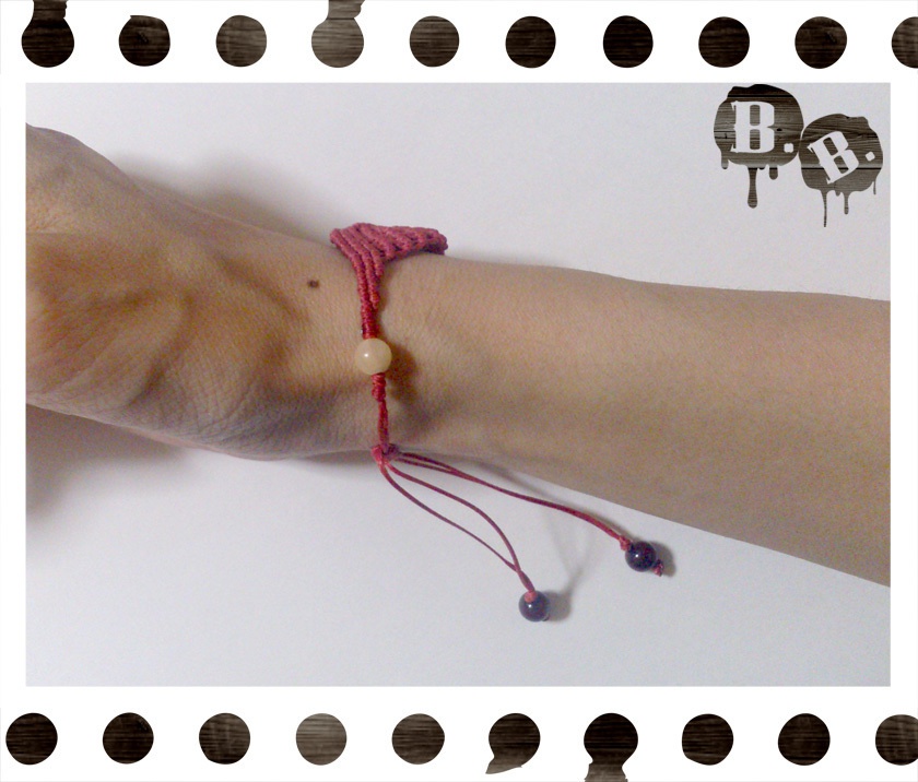 渦翼のブレスレット【オニキス】【レッドコード】【ハンドメイドアクセサリー】