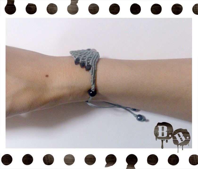 渦翼のブレスレット【ヘマタイト】【グレーコード】【ハンドメイドアクセサリー】