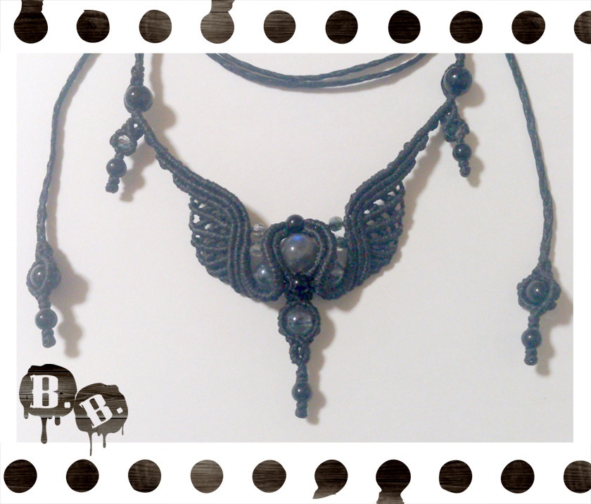 渦翼のネックレス【ラブラドライト】【ブラックコード】【ハンドメイドアクセサリー】