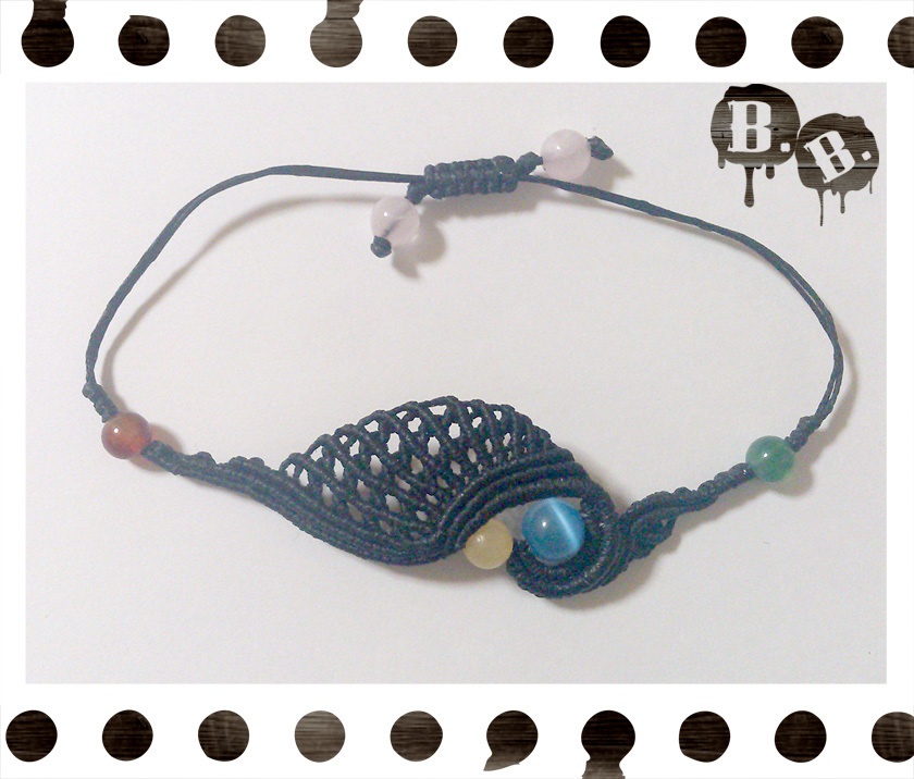 渦翼のブレスレット【キャッツアイ】【ブラックコード】【ハンドメイドアクセサリー】