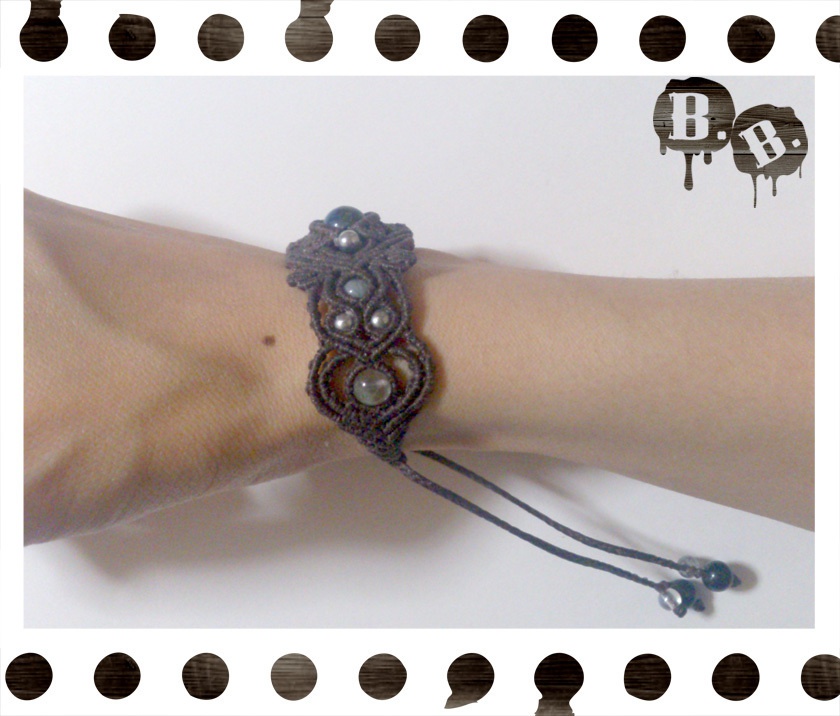 クローバー・フォレストのブレスレット・ピアスセット【クリソコラ】【ブラウンコード】【ハンドメイドアクセサリー】