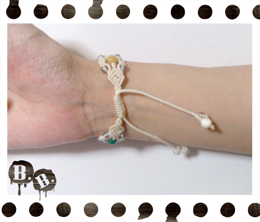 フォーリーフブレスレット【オニキス】【ナチュラルホワイトコード】【ハンドメイドアクセサリー】