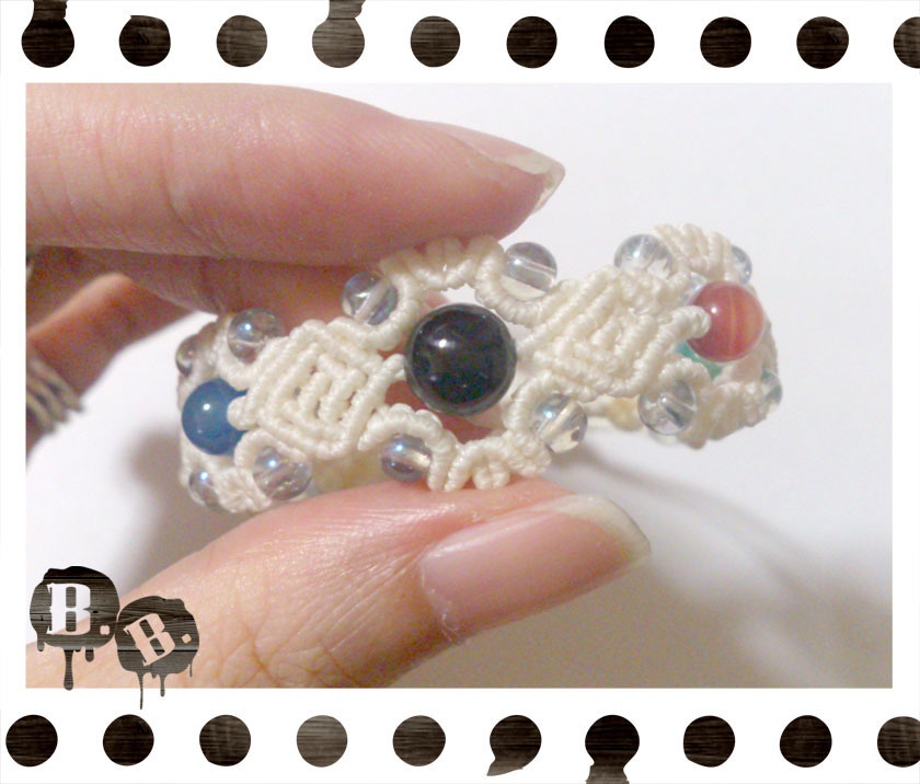 フォーリーフブレスレット【オニキス】【ナチュラルホワイトコード】【ハンドメイドアクセサリー】