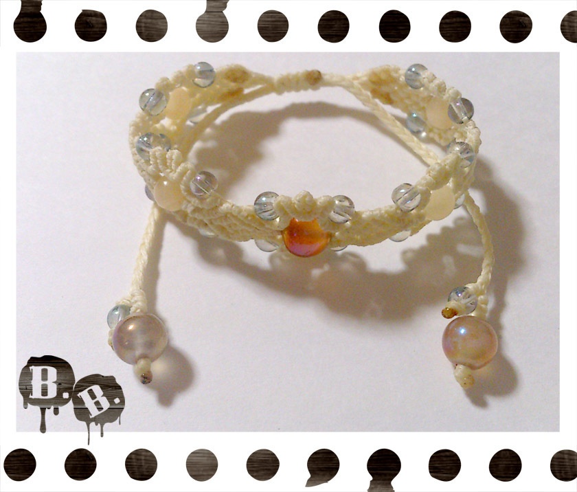 【アウトレット】フォーリーフブレスレット【カーネリアンオーラ】【クリームイエローコード】【ハンドメイドアクセサリー】