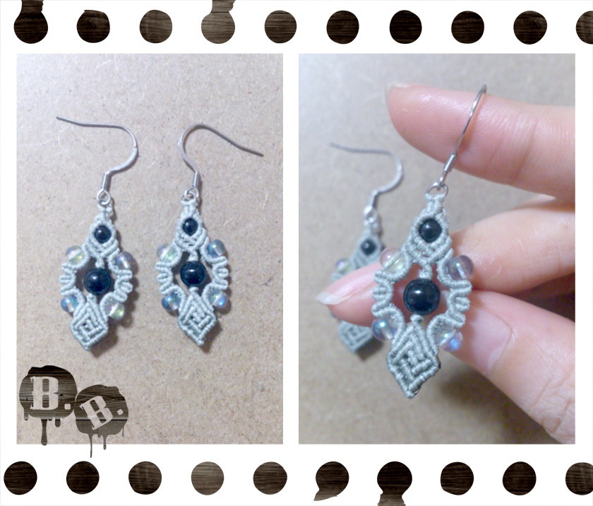 フォーリーフクロスのピアスセット【ミックスアゲート】【シルバーグレーコード】【ハンドメイドアクセサリー】