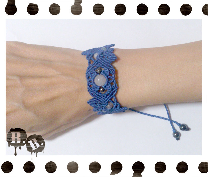 花と実りのブレスレット【白翡翠】【ロイヤルブルーコード】【ハンドメイドアクセサリー】