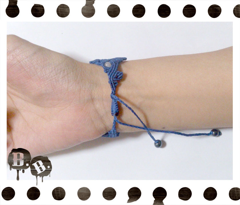 花と実りのブレスレット【白翡翠】【ロイヤルブルーコード】【ハンドメイドアクセサリー】