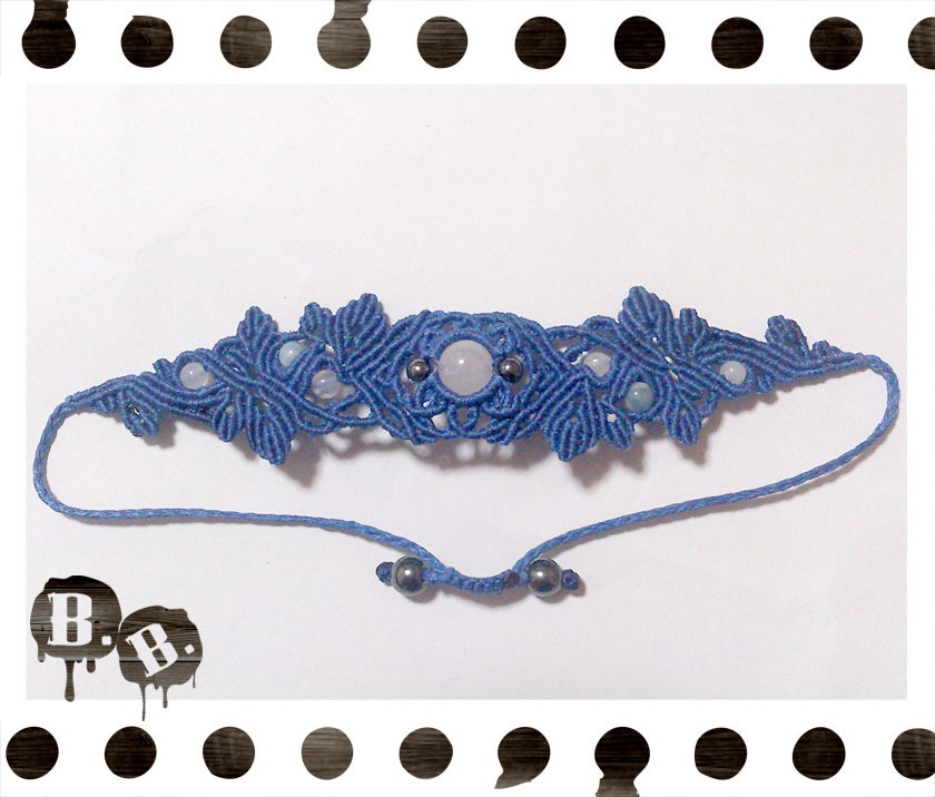 花と実りのブレスレット【白翡翠】【ロイヤルブルーコード】【ハンドメイドアクセサリー】