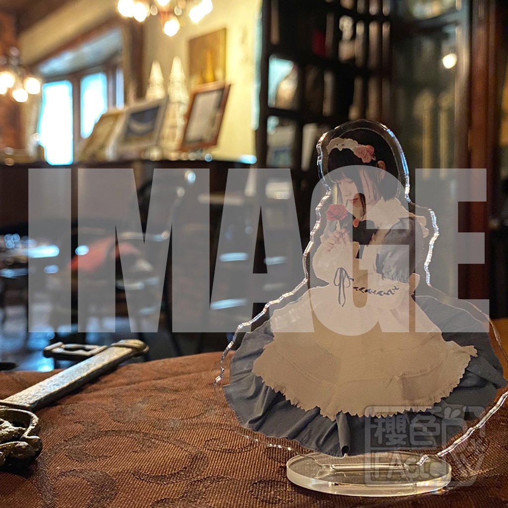 《実写版》アクリルスタンド『あらゆる場所で愛と平和を願うメイド』