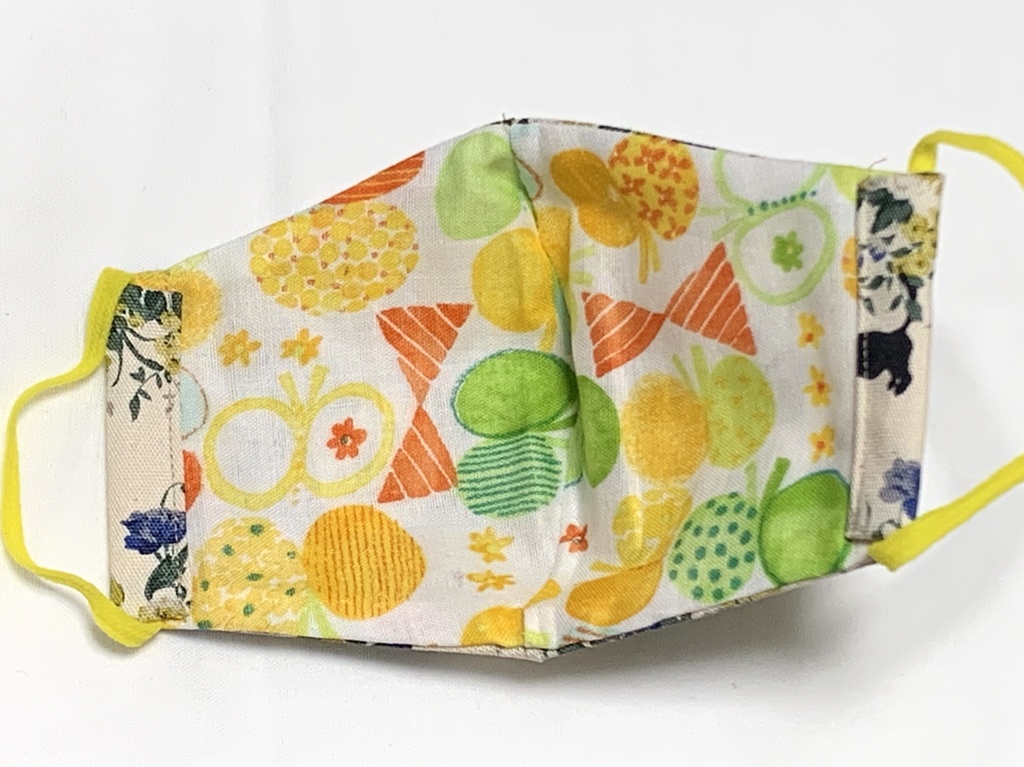 青と黄色のお花と黒猫の大人サイズ立体マスク