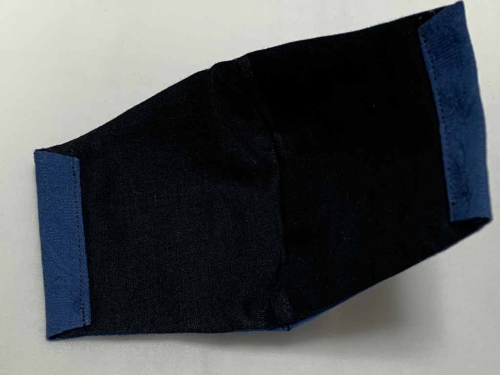 ダマスク柄のブルーの大人サイズ立体マスク