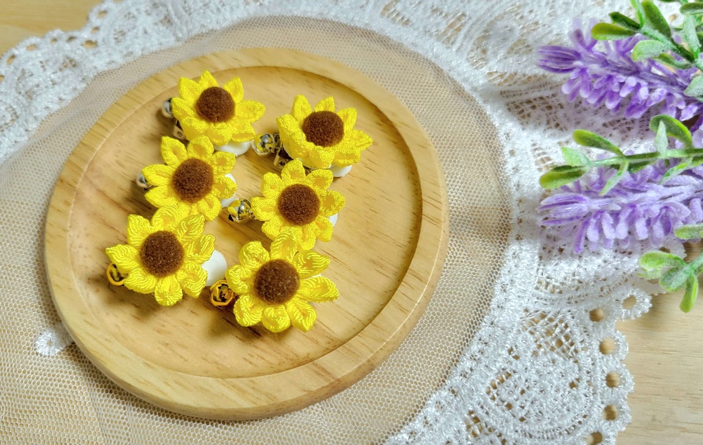 つまみ細工の向日葵の耳飾り