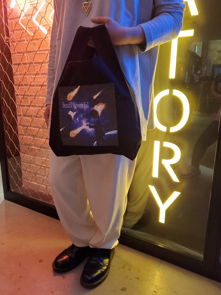 『Beautiful Meteorite Fall』プリントマルシェバッグ