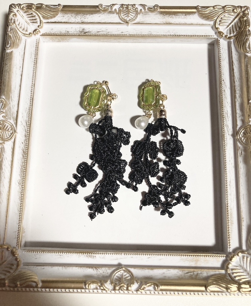 概念バックタッセルピアス　ブラック