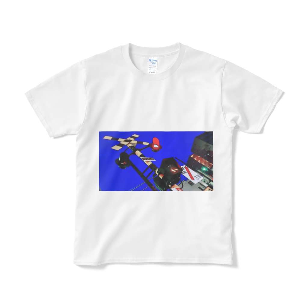 「引き込まれる」Tシャツ