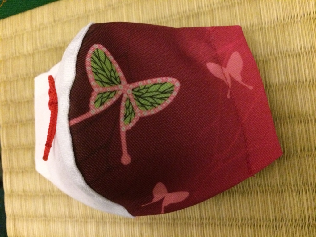 ノーズワイヤー入◆ハンドメイド◆オリジナルマスク◆和柄 蝶柄 鬼滅の刃 栗花落 カナヲ きめつ つゆり かなを かなお
