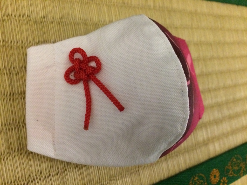 ノーズワイヤー入◆ハンドメイド◆オリジナルマスク◆和柄 蝶柄 鬼滅の刃 栗花落 カナヲ きめつ つゆり かなを かなお