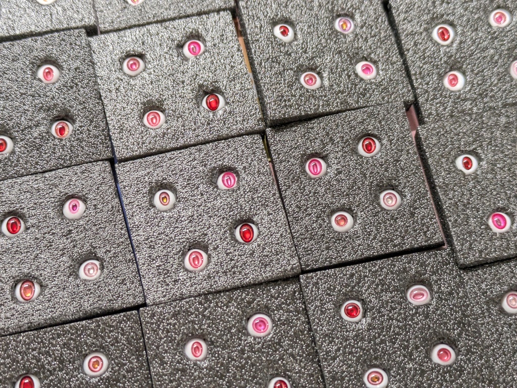 Φ5㎜ドールアイ 4粒1組のB品セット