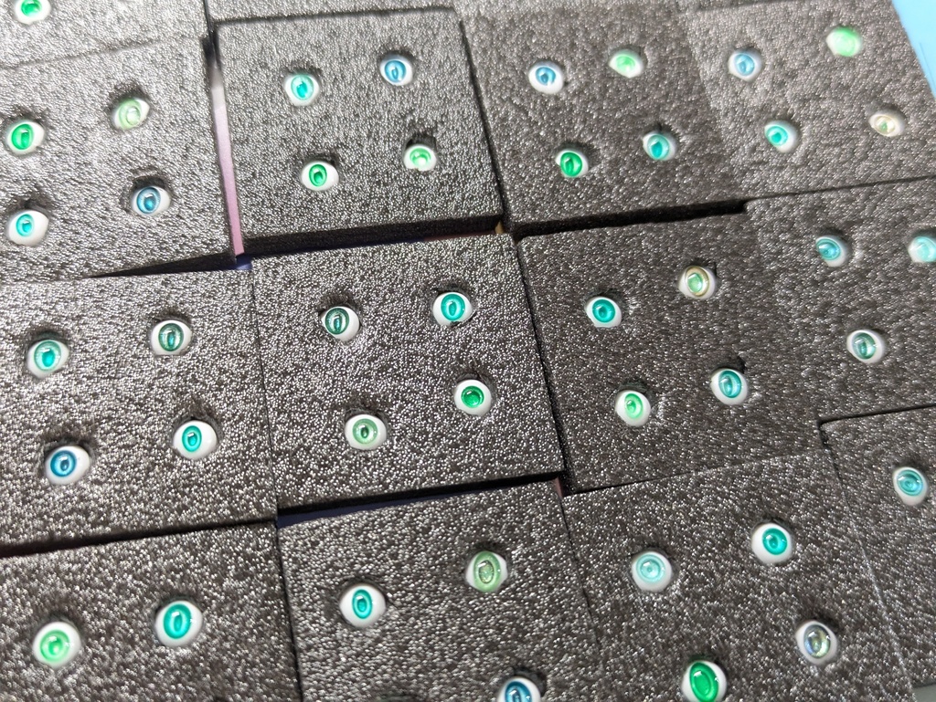 Φ5㎜ドールアイ 4粒1組のB品セット