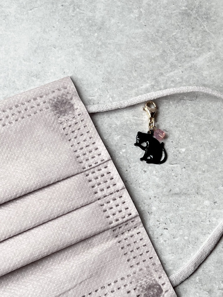 黒猫のマスクチャーム