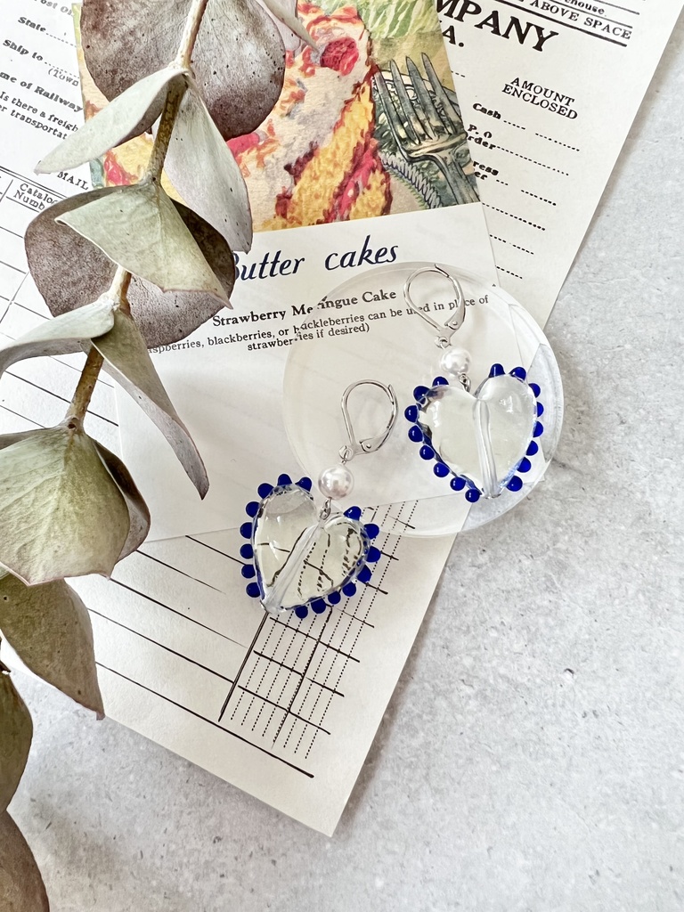 ブルードットハートのフレンチフック