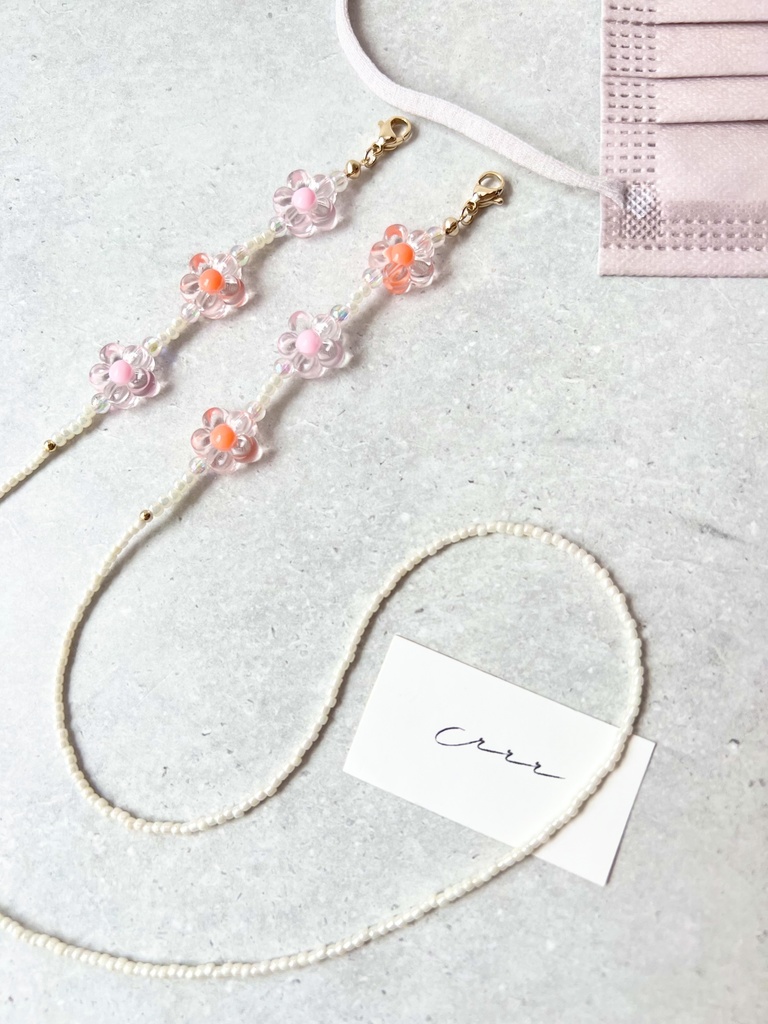 フラワービーズのマスクストラップ