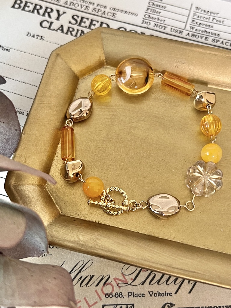 ミックスビーズのマンテルブレスレット