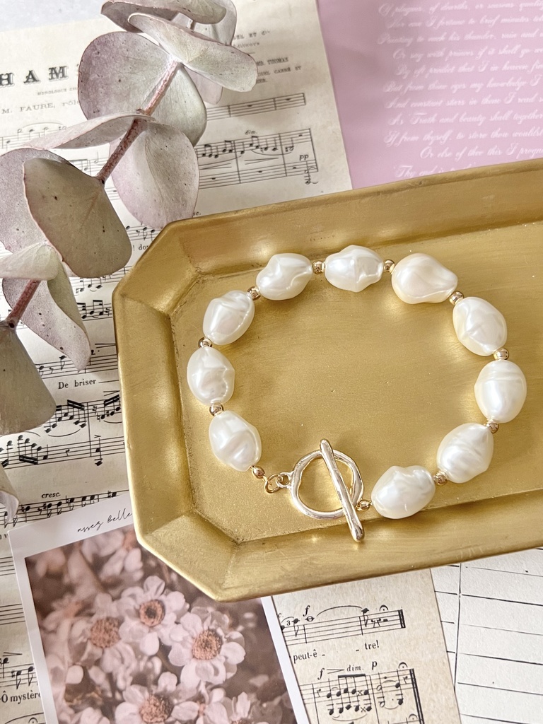 大粒パールのマンテルブレスレット
