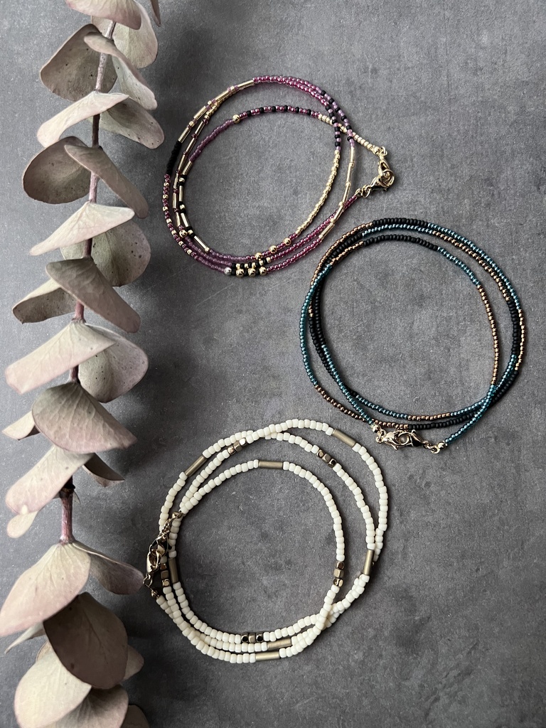 ホワイトビーズのマスクストラップ