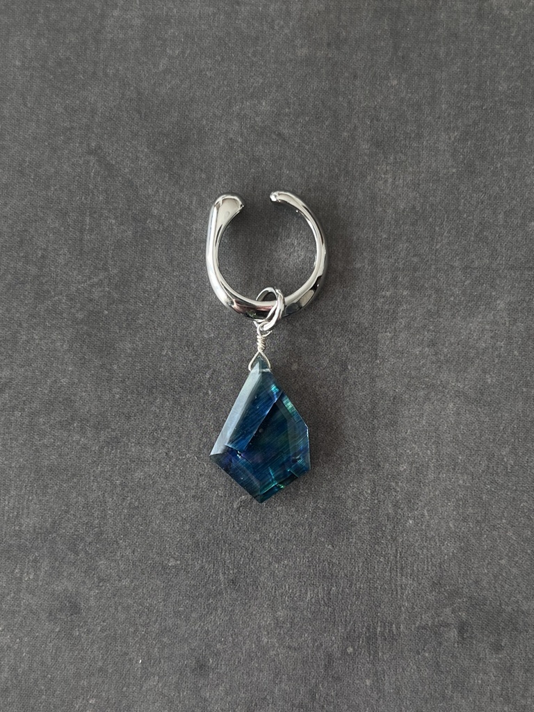 ブルーアンモライトクォーツのイヤーカフ