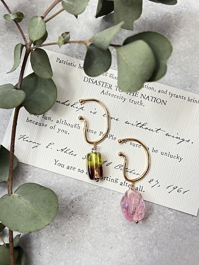 ヴィンテージガラスビーズのイヤーカフB