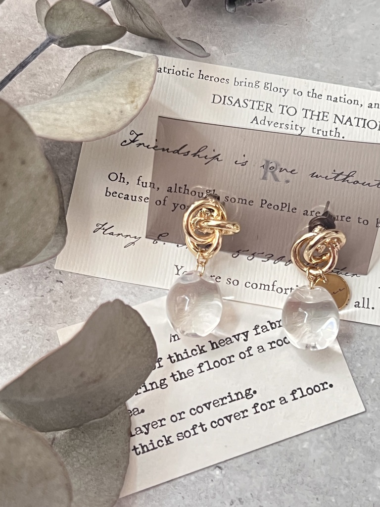 しずくとノットのアシンメトリーピアス