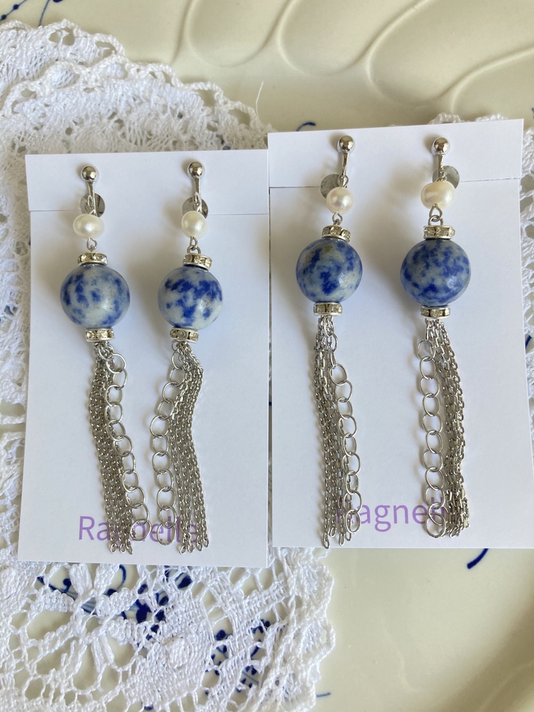 地球をめぐる流星【ソーダライトとシルバーカラーチェーンのイヤリング】