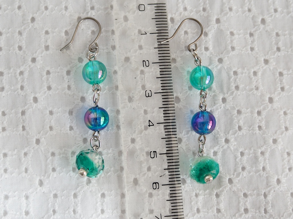 暗い所で光るピアス(イヤリング変更可能)