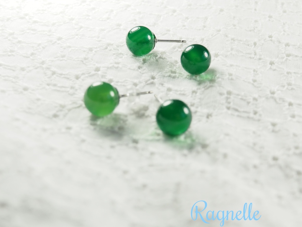 【ゴールド】アッシュの瞳のピアス