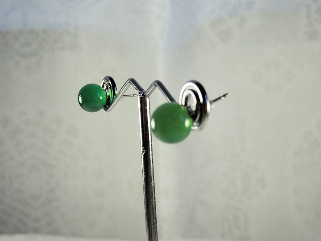 【ゴールド】アッシュの瞳のピアス