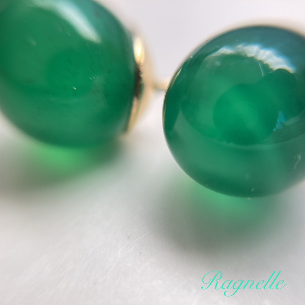 【ゴールド】アッシュの瞳のピアス