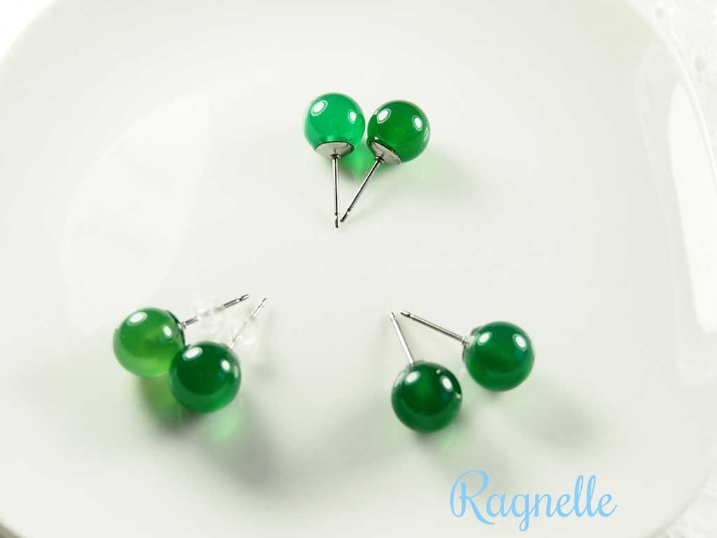 【ゴールド】アッシュの瞳のピアス