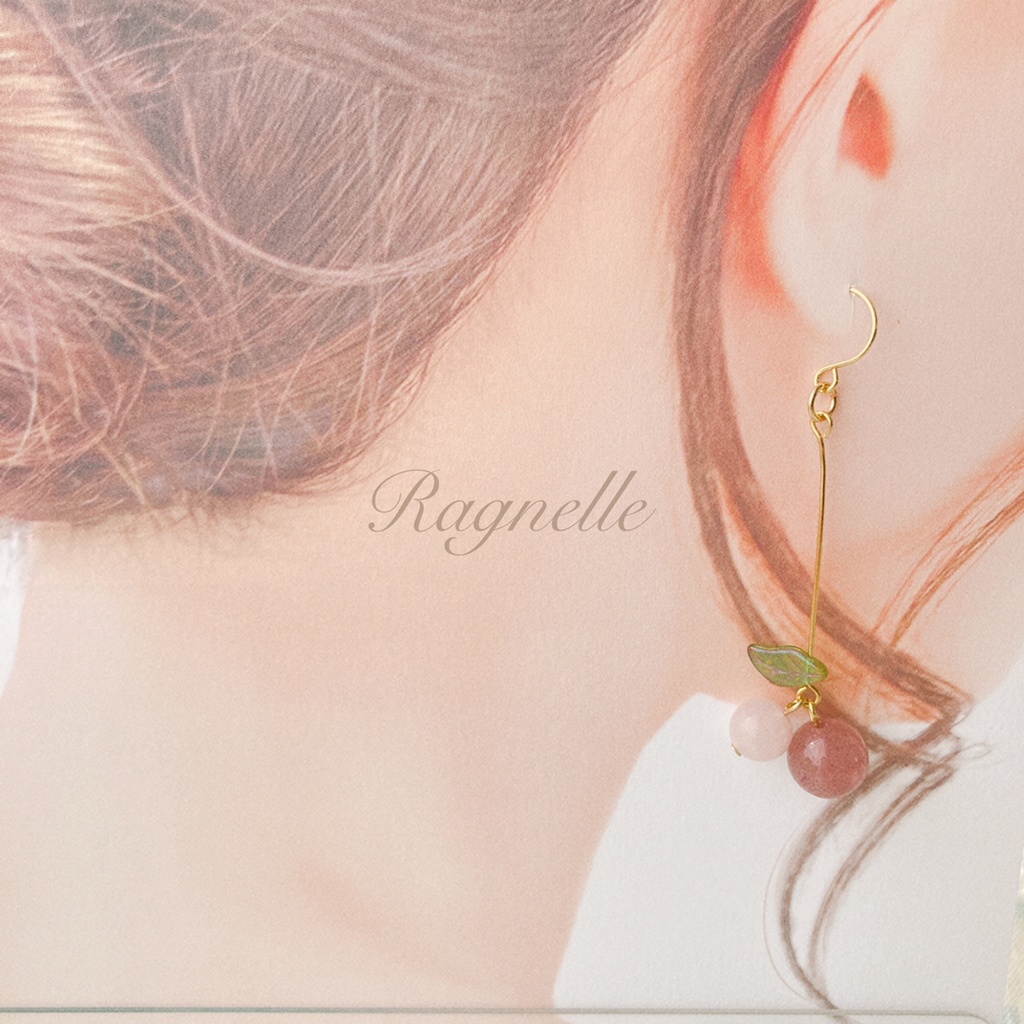 さくらんぼのピアス 天然石の大人なフルーツモチーフ